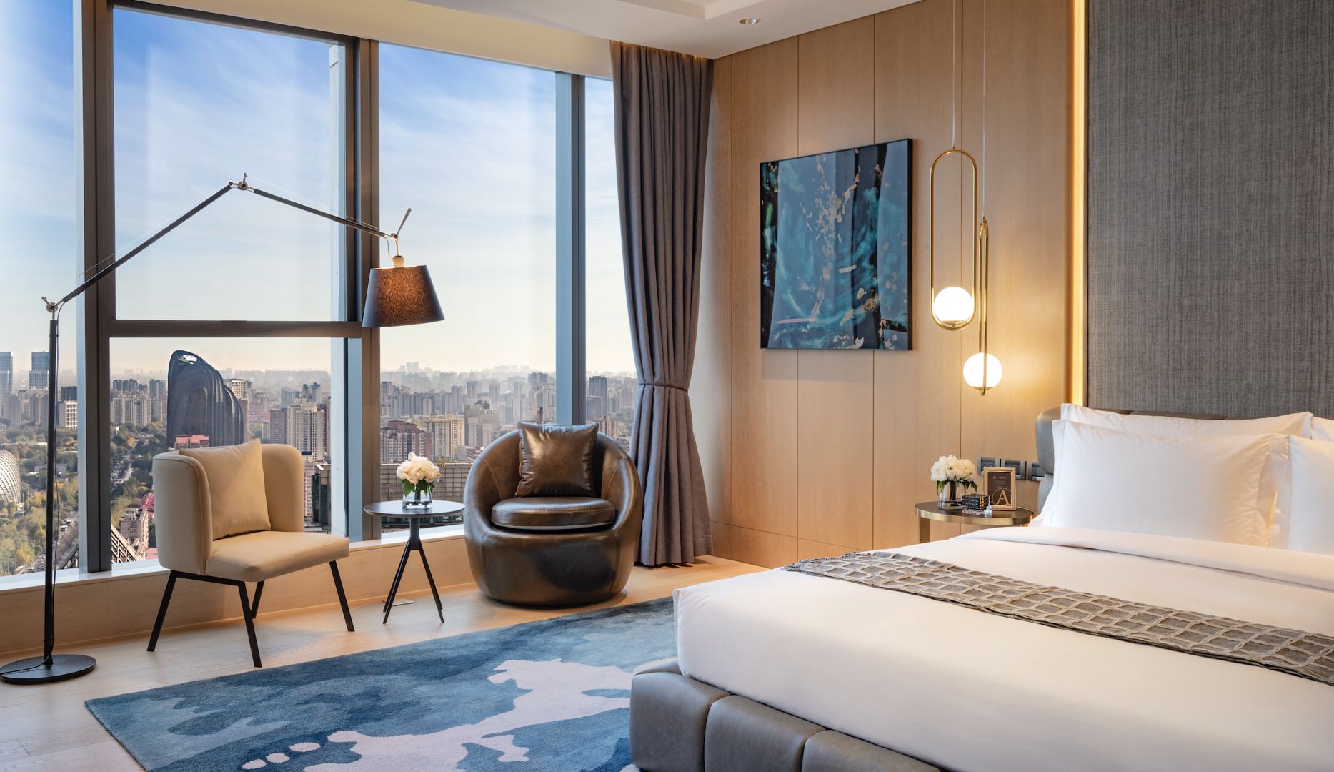 三里屯一号 坐拥京城繁华地段，入云端之际，独享三里屯静谧之境